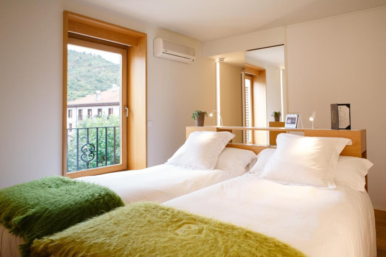 Hotel Echaurren Relais & Chateaux Ezcaray Exteriör bild